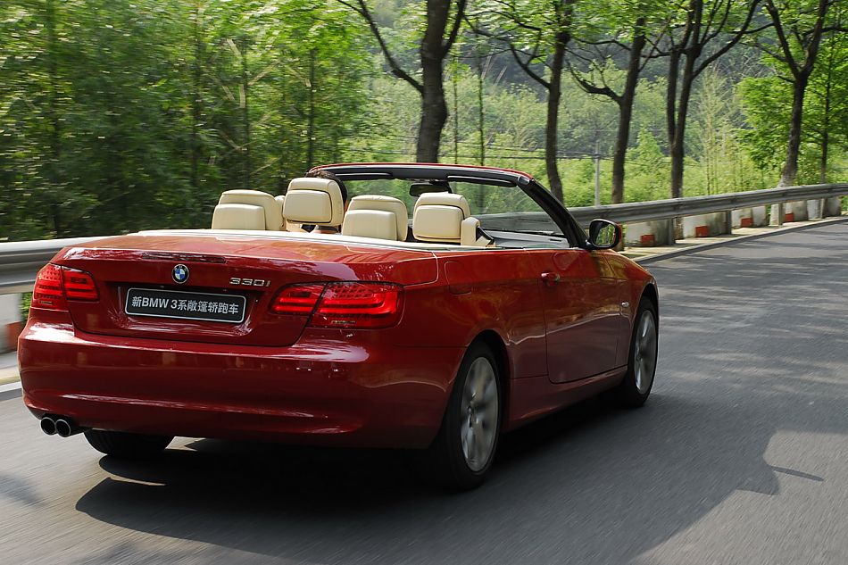 进口宝马3系双门轿跑车与双门敞篷车