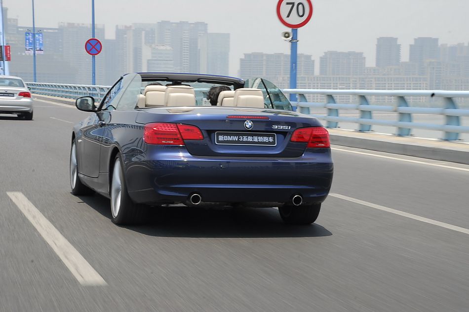 进口宝马3系双门轿跑车与双门敞篷车