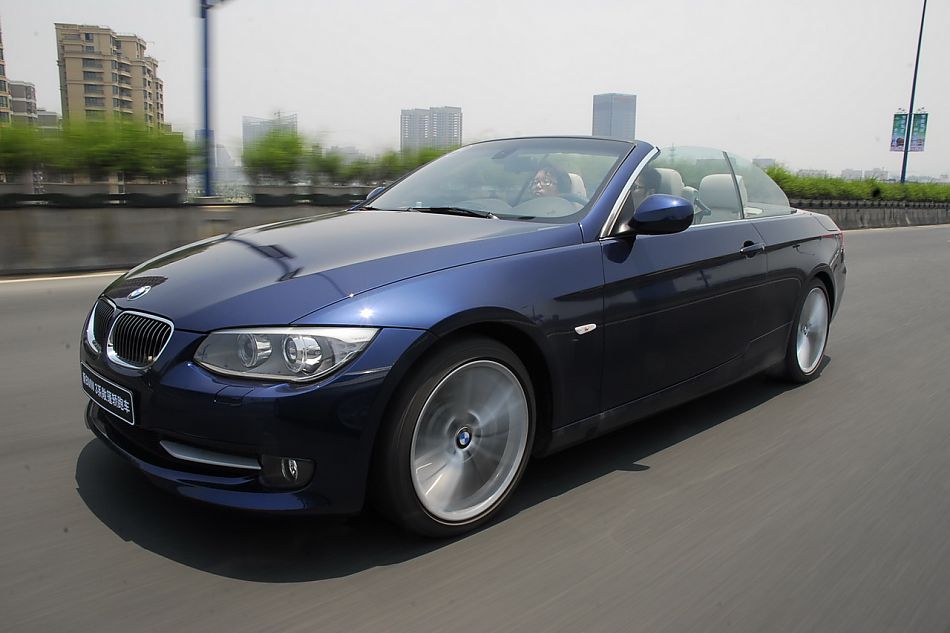 进口宝马3系双门轿跑车与双门敞篷车