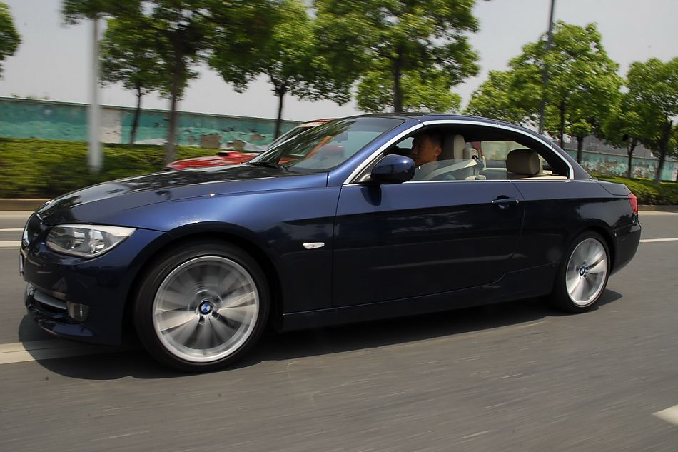 进口宝马3系双门轿跑车与双门敞篷车