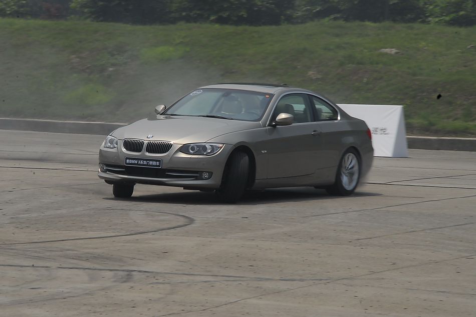 进口宝马3系双门轿跑车与双门敞篷车