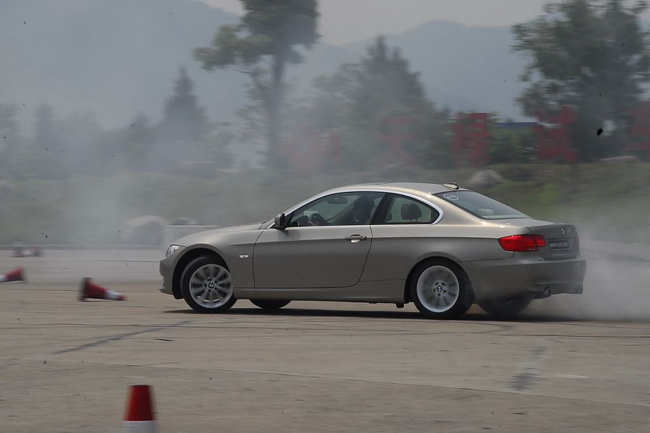 进口宝马3系双门轿跑车与双门敞篷车