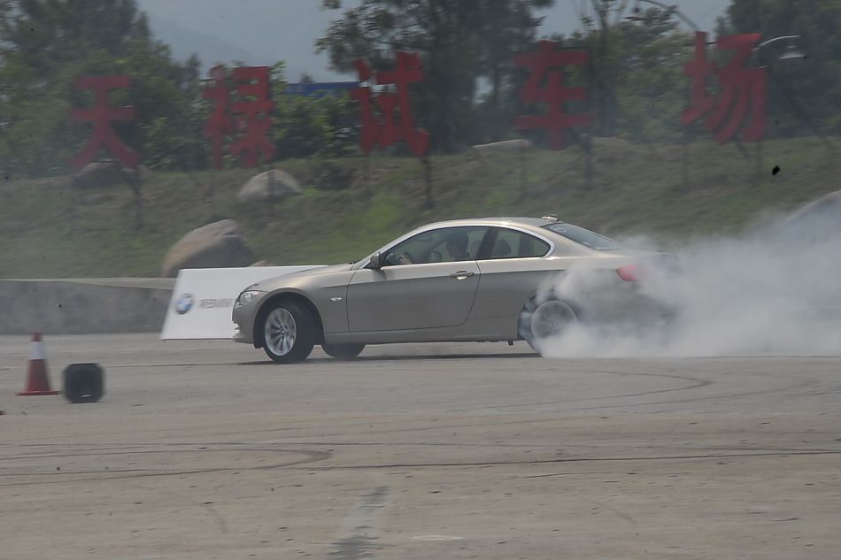 进口宝马3系双门轿跑车与双门敞篷车