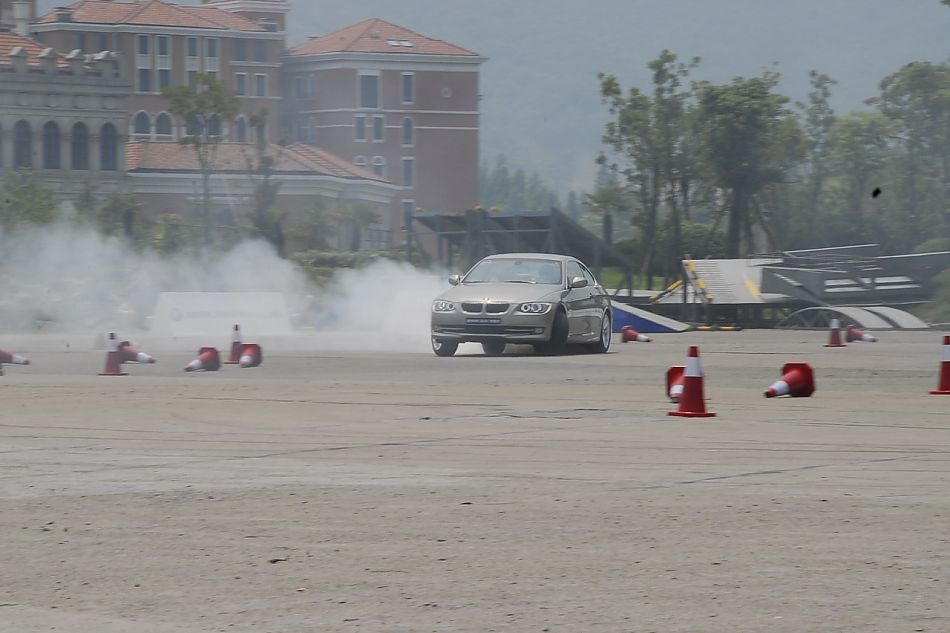 进口宝马3系双门轿跑车与双门敞篷车