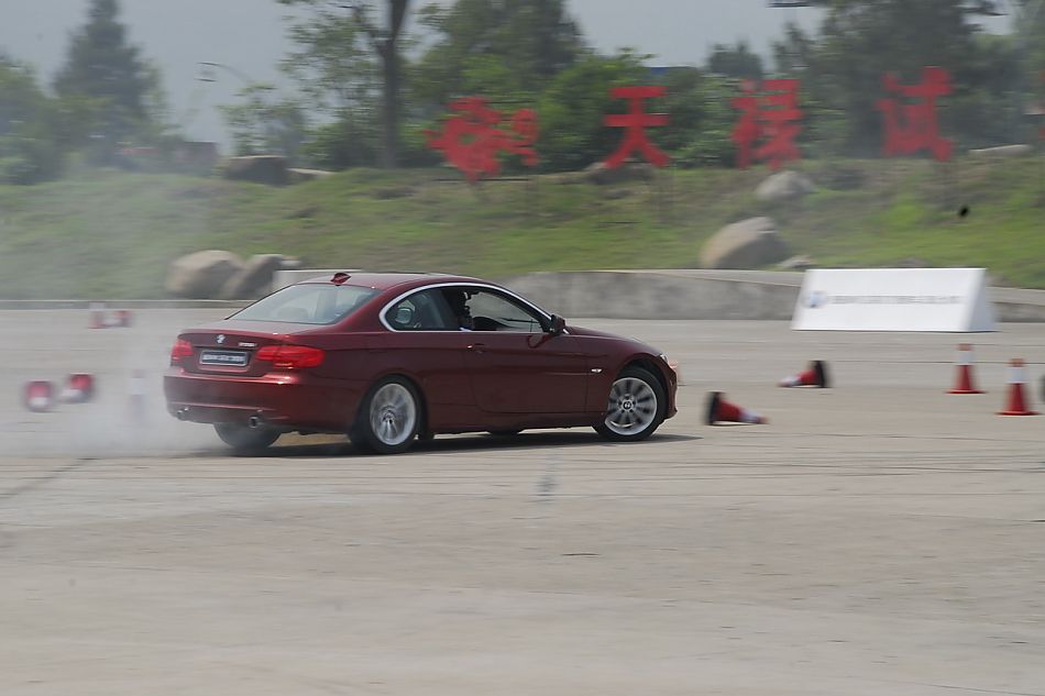 进口宝马3系双门轿跑车与双门敞篷车