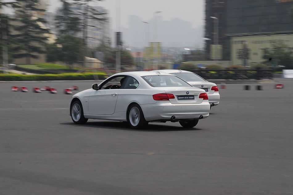 进口宝马3系双门轿跑车与双门敞篷车