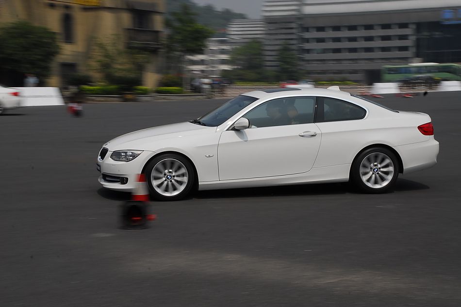 进口宝马3系双门轿跑车与双门敞篷车