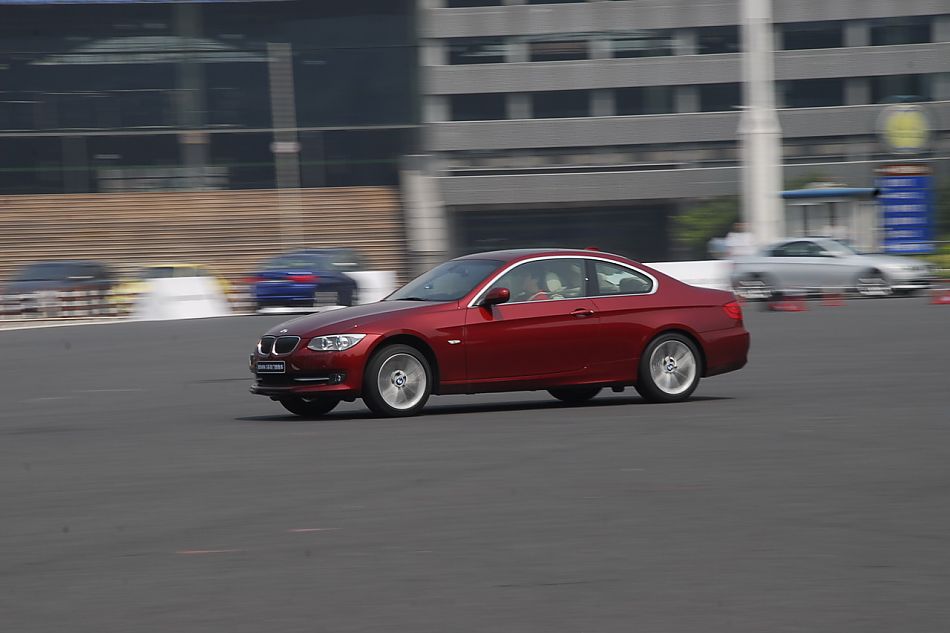 进口宝马3系双门轿跑车与双门敞篷车