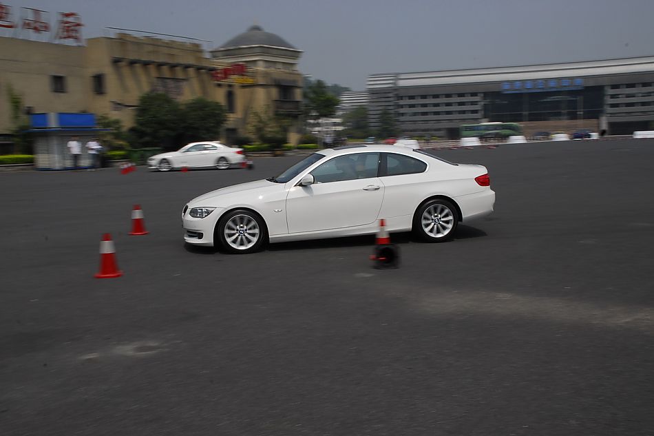 进口宝马3系双门轿跑车与双门敞篷车