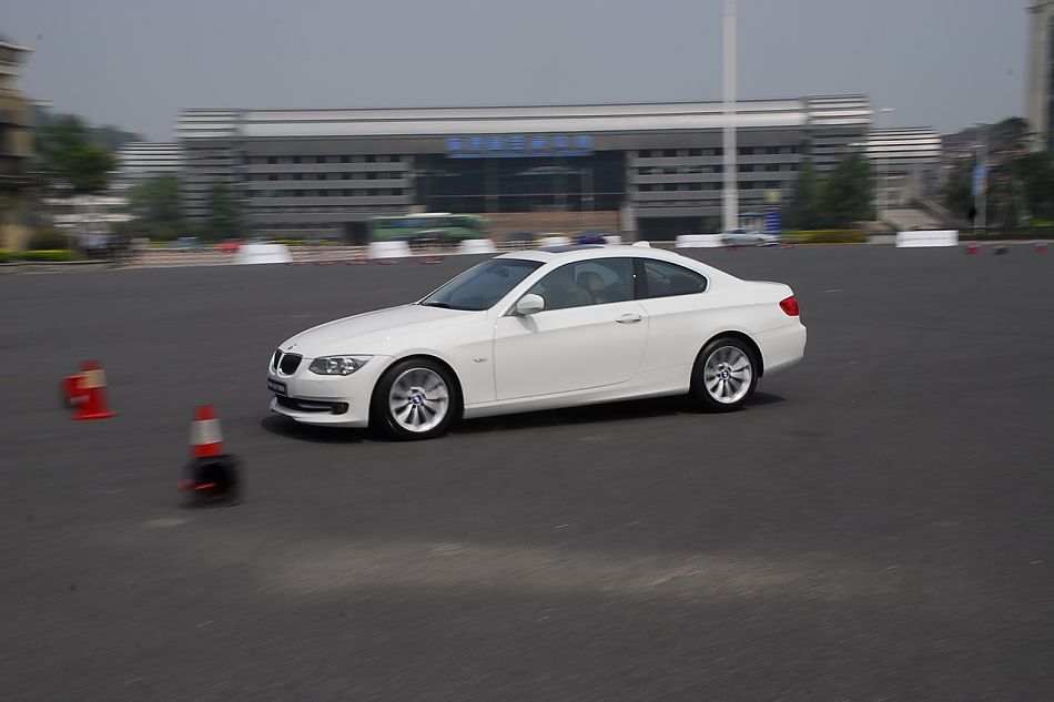 进口宝马3系双门轿跑车与双门敞篷车