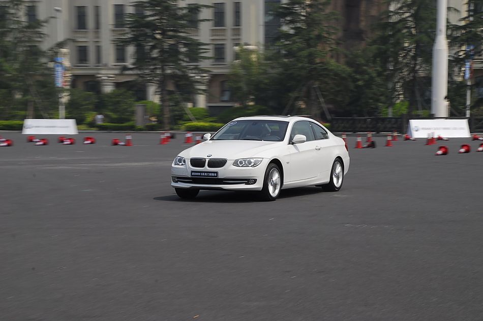 进口宝马3系双门轿跑车与双门敞篷车