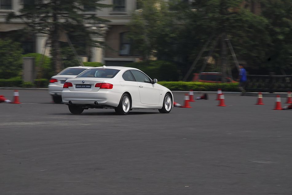 进口宝马3系双门轿跑车与双门敞篷车