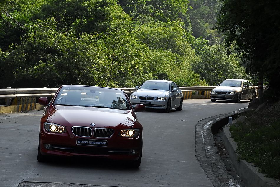 进口宝马3系双门轿跑车与双门敞篷车
