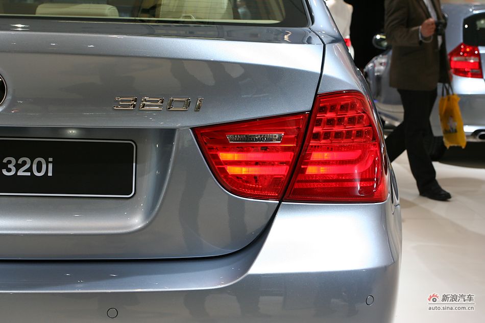 宝马320i