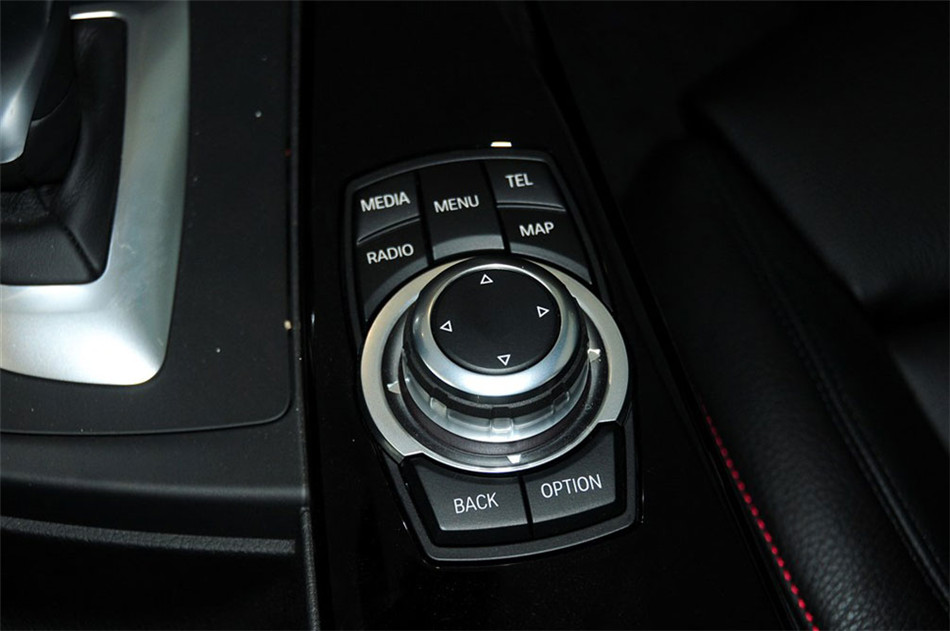 宝马320i 2013款 2.0T AT 运动型 内饰