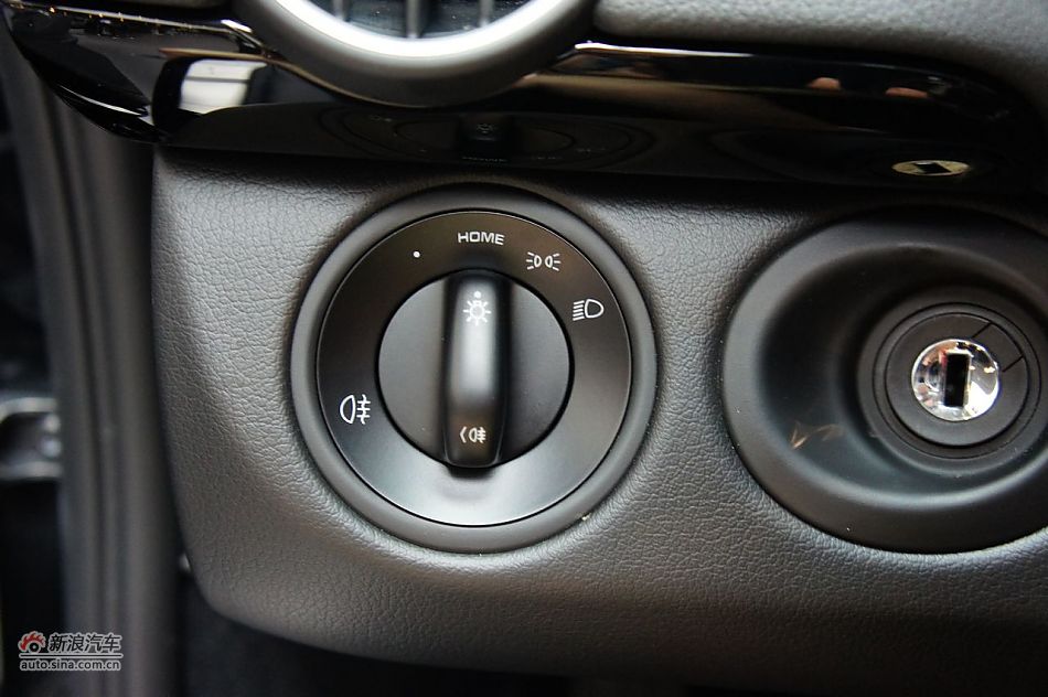 2011款保时捷Boxster内饰图片