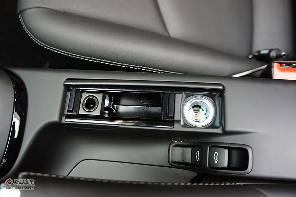 2011款保时捷Boxster内饰图片