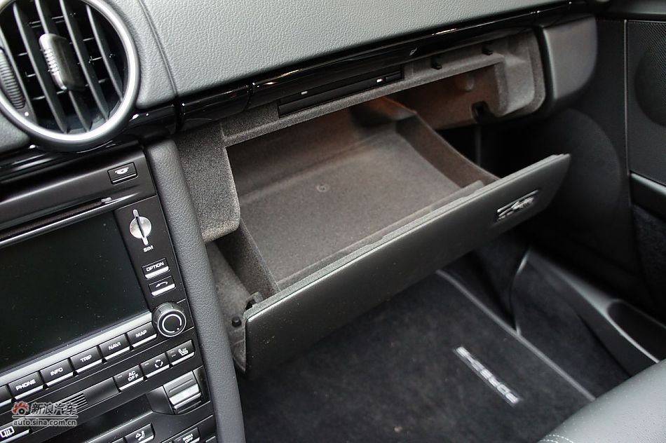 2011款保时捷Boxster内饰图片