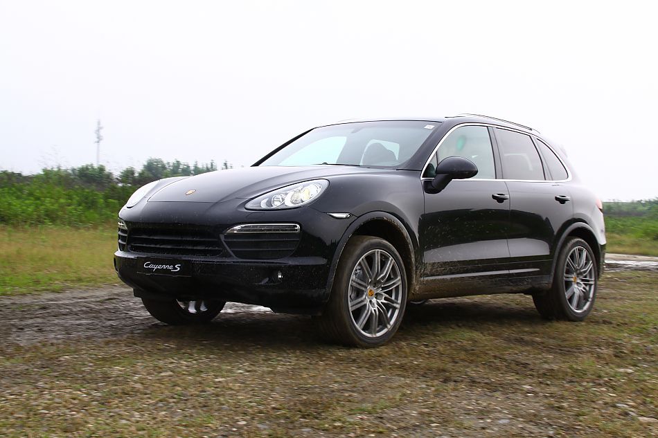 2011款卡宴S外观