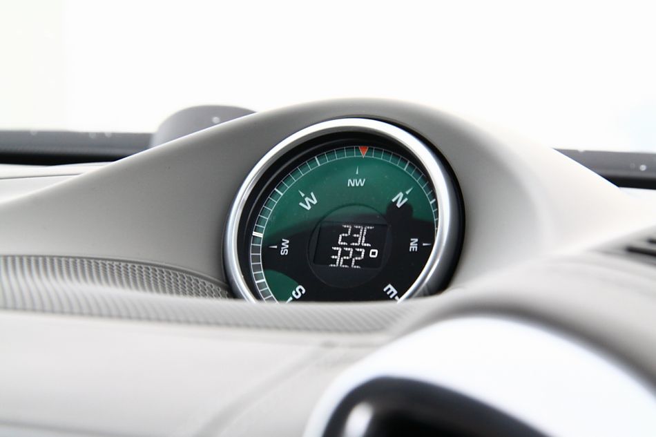 2011款卡宴Turbo内饰