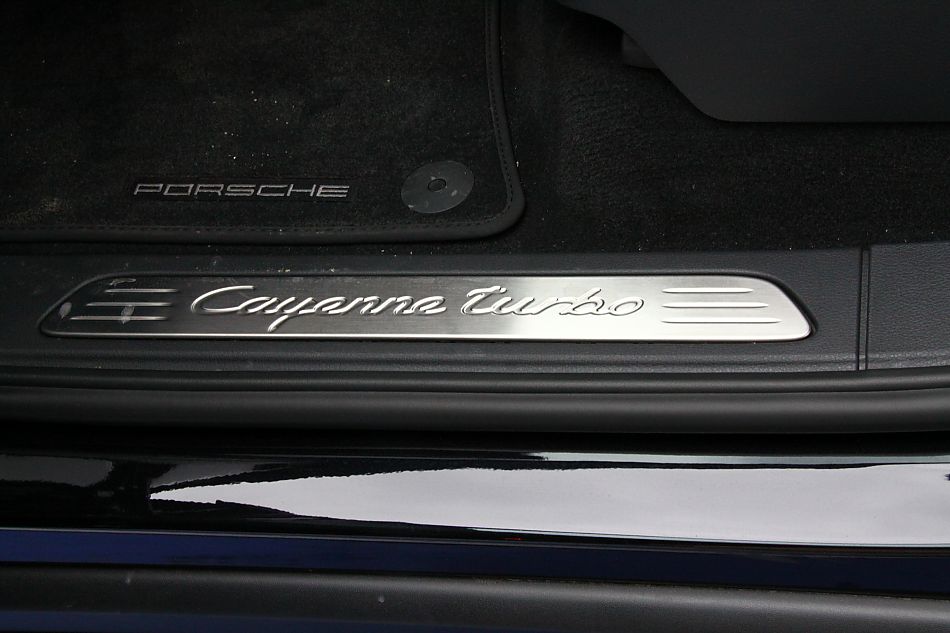 2011款卡宴Turbo内饰