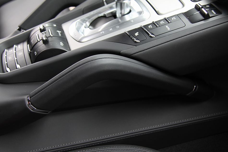 2011款卡宴S内饰