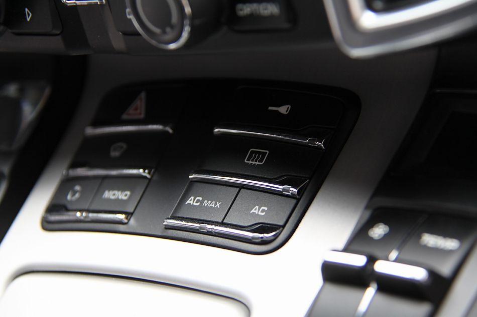 2011款卡宴S内饰