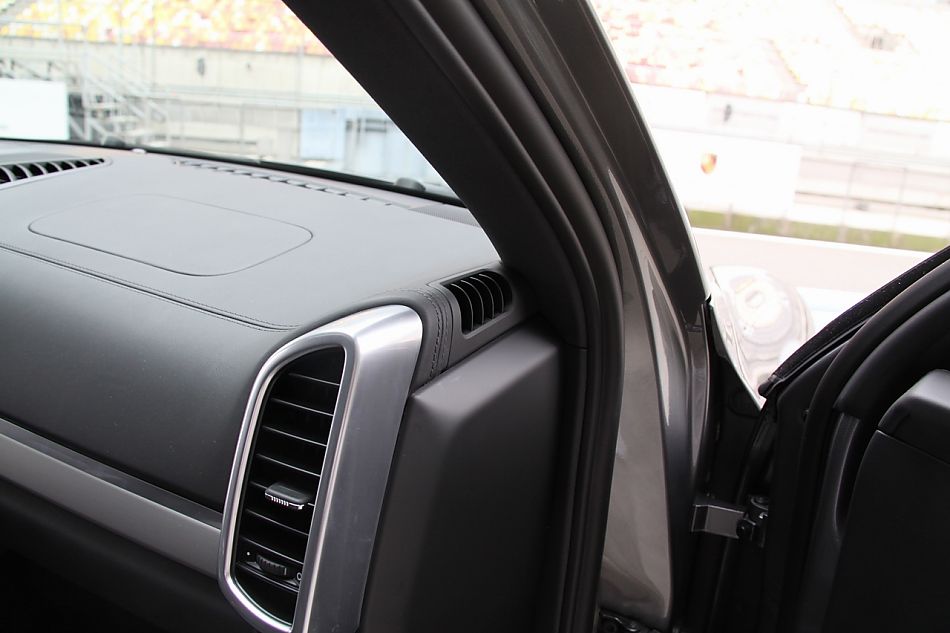 2011款卡宴S内饰