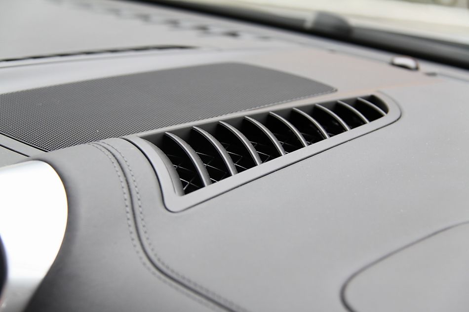 2011款卡宴S内饰