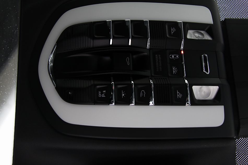 2011款卡宴S内饰