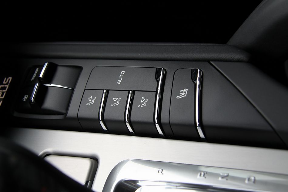 2011款卡宴S内饰