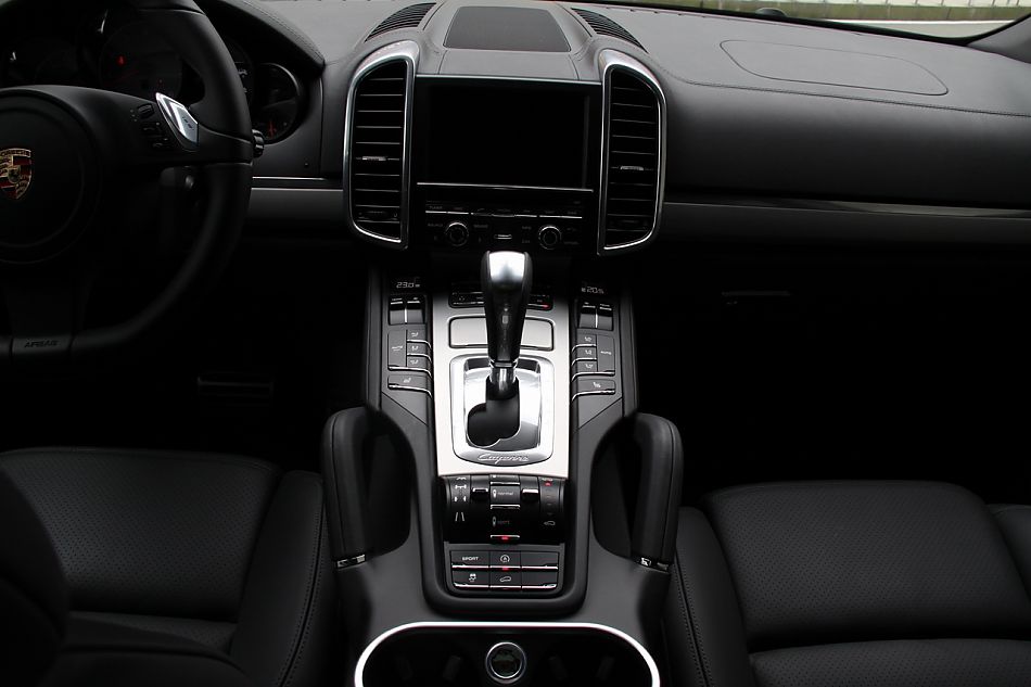 2011款卡宴S内饰