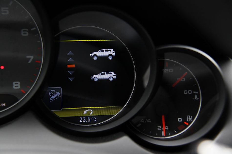 2011款卡宴S内饰