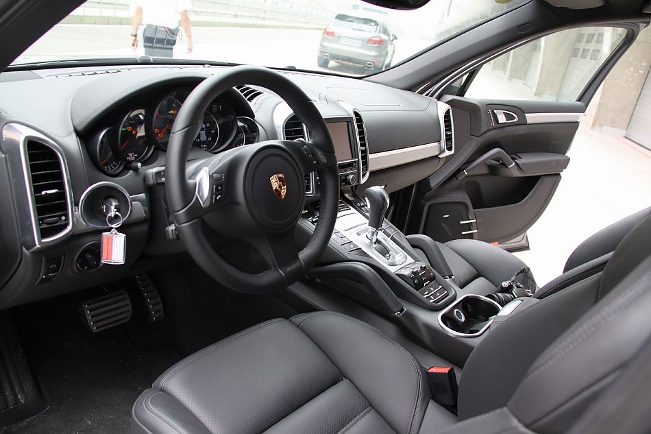 2011款卡宴S内饰