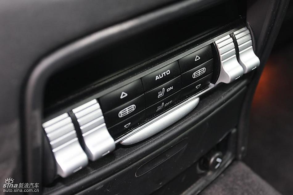 保时捷Cayenne S 迪拜沙漠训练营内饰实拍图