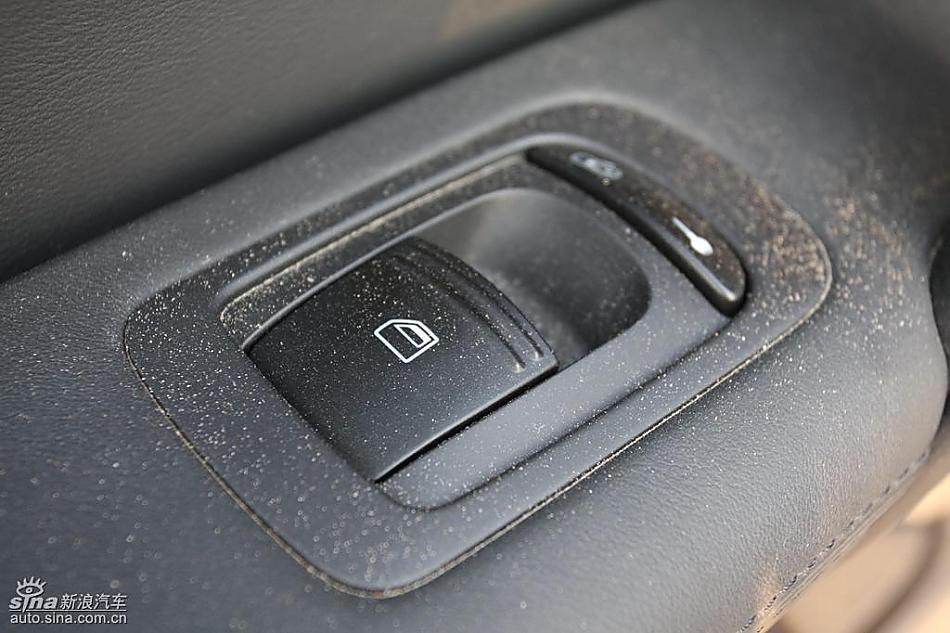 保时捷Cayenne S 迪拜沙漠训练营内饰实拍图