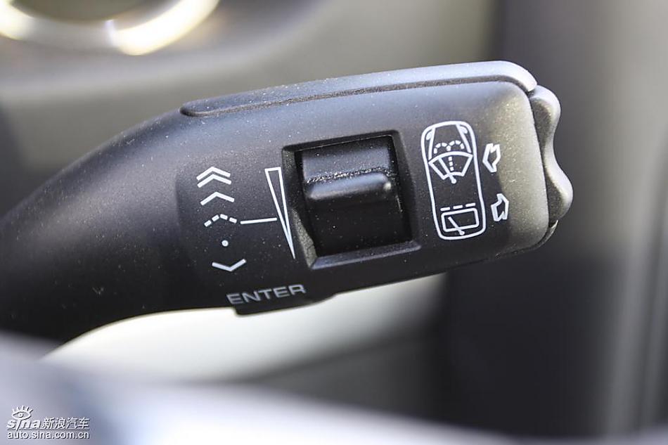 保时捷Cayenne S 迪拜沙漠训练营内饰实拍图