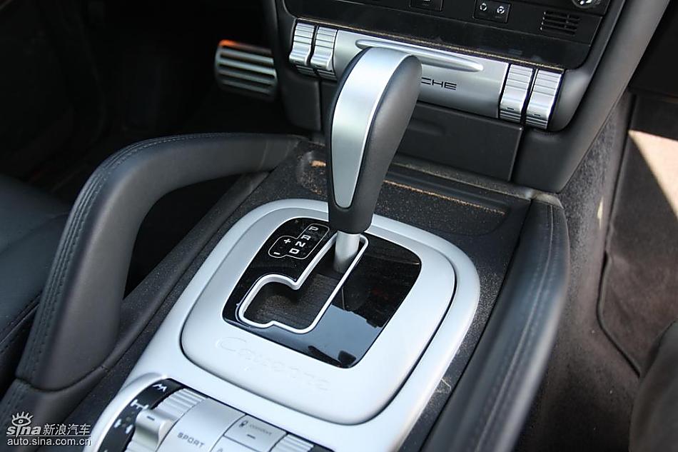 保时捷Cayenne S 迪拜沙漠训练营内饰实拍图