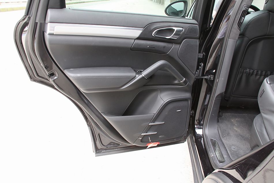 2011款卡宴Turbo内饰