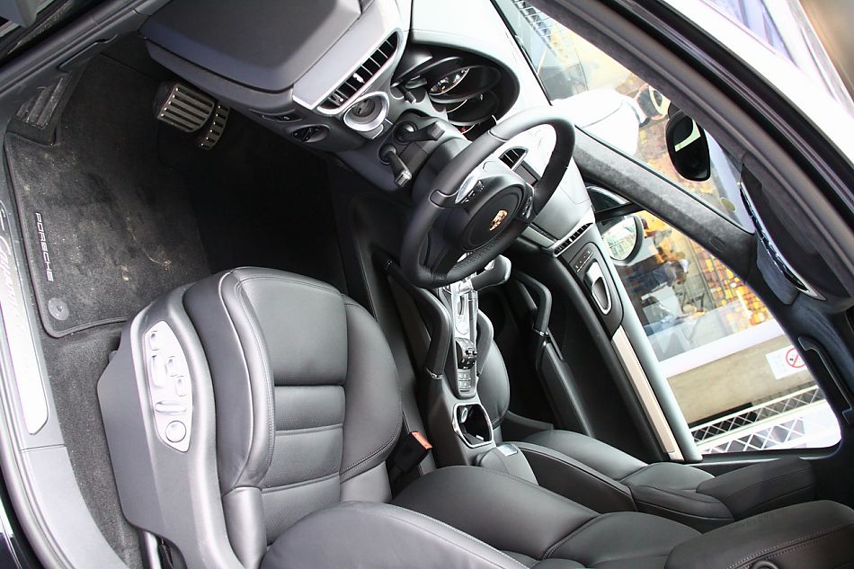 2011款卡宴Turbo内饰