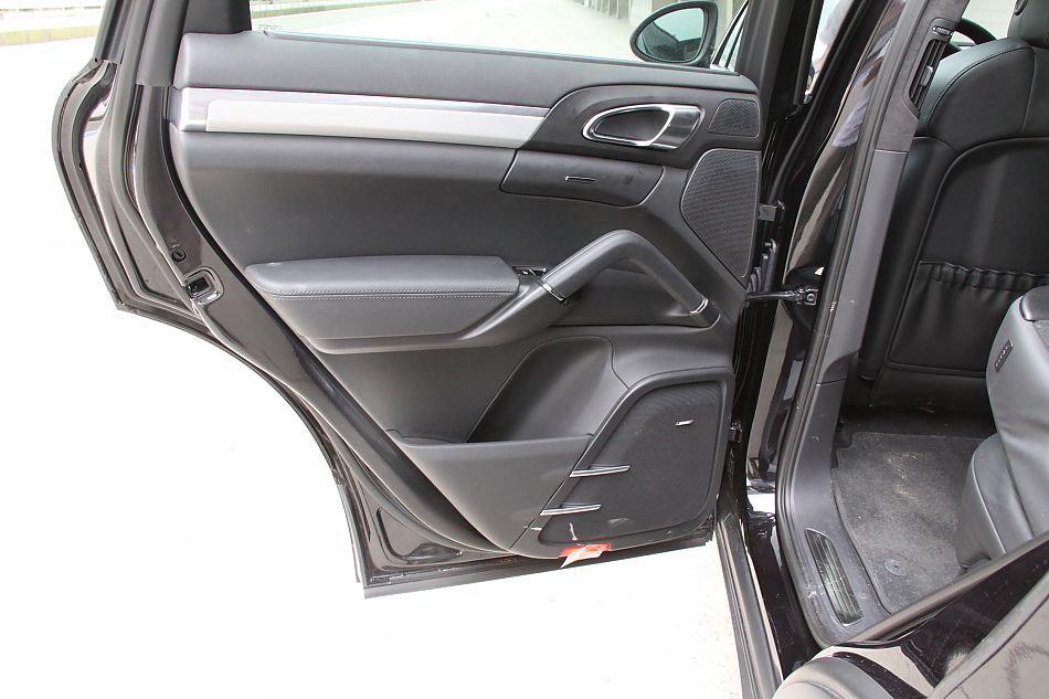 2011款卡宴Turbo内饰