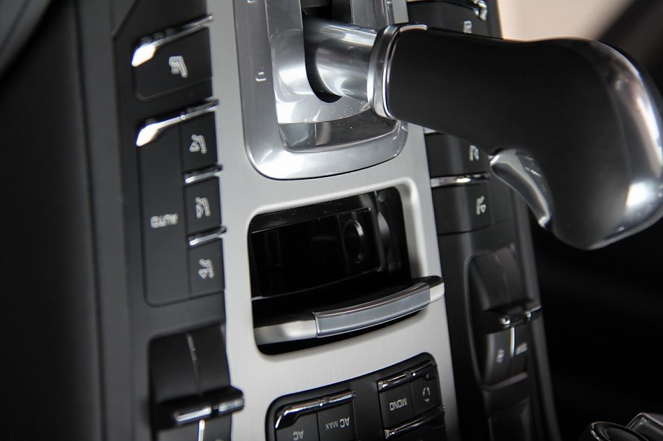 2011款卡宴S内饰