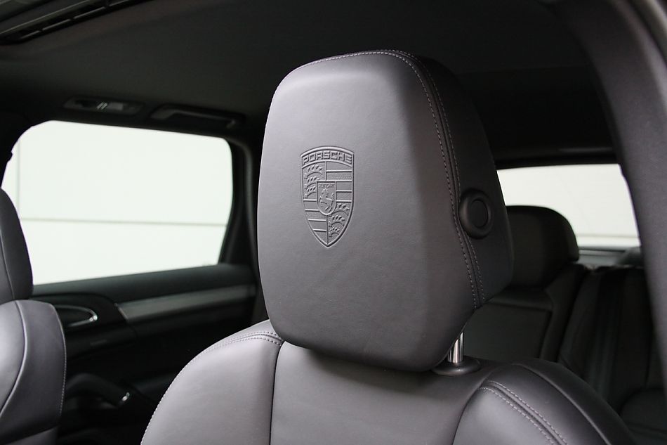 2011款卡宴S内饰