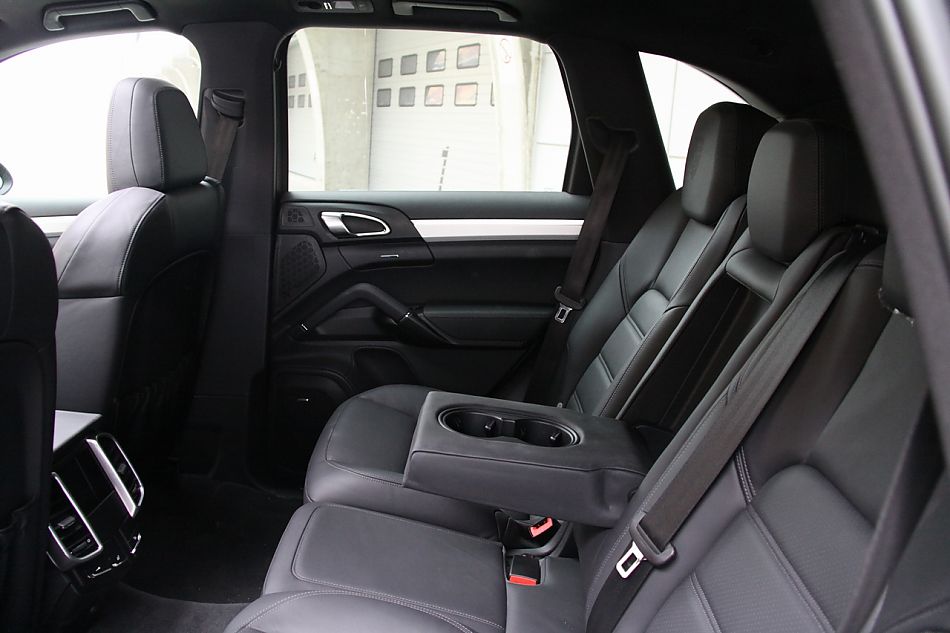 2011款卡宴S内饰