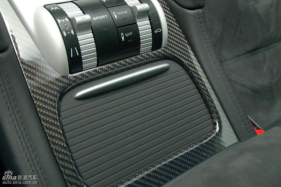 保时捷卡宴GTS内饰