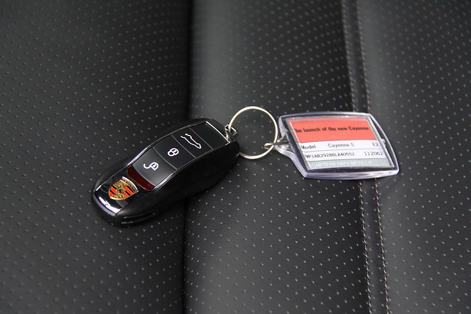 2011款卡宴Turbo内饰