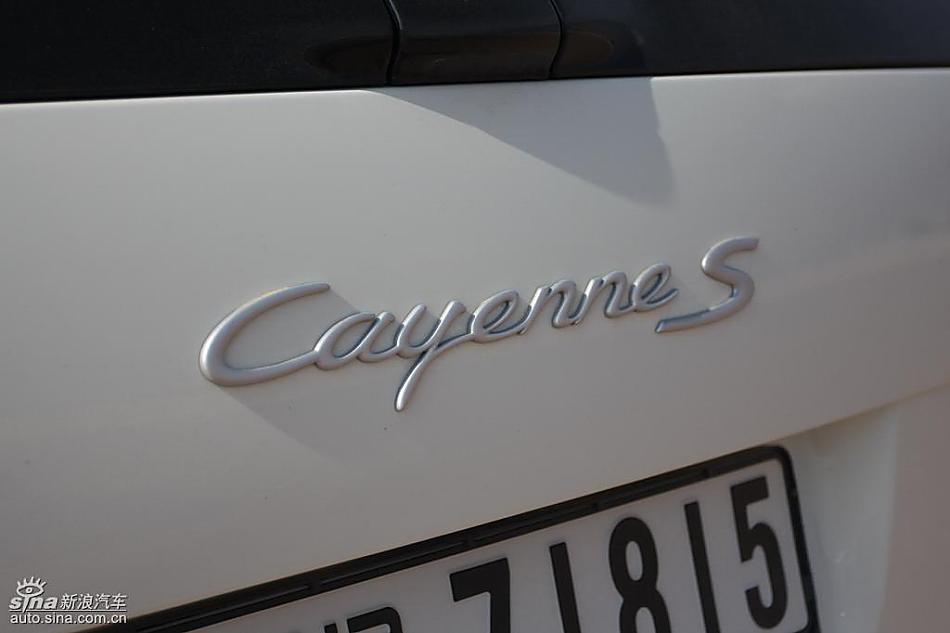 保时捷Cayenne S 迪拜沙漠训练营外观实拍图