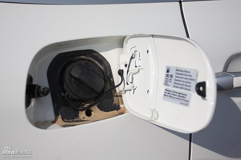 保时捷Cayenne S 迪拜沙漠训练营外观实拍图