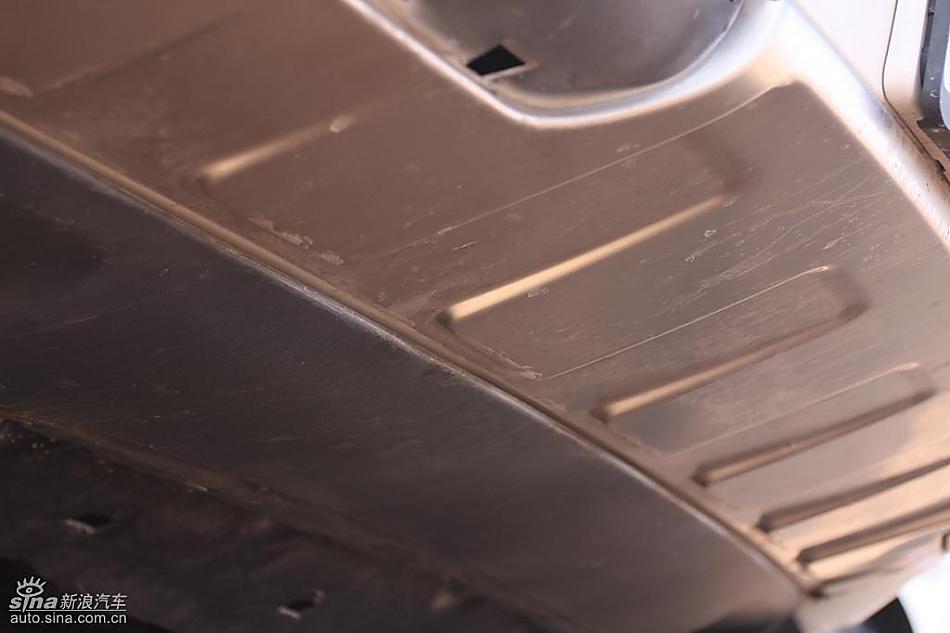 保时捷Cayenne S 迪拜沙漠训练营外观实拍图