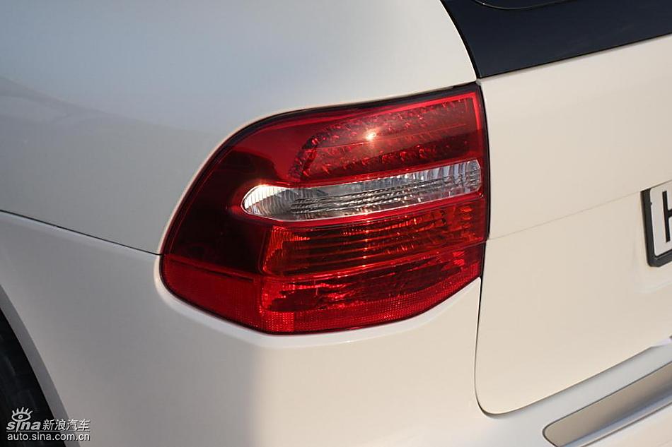 保时捷Cayenne S 迪拜沙漠训练营外观实拍图